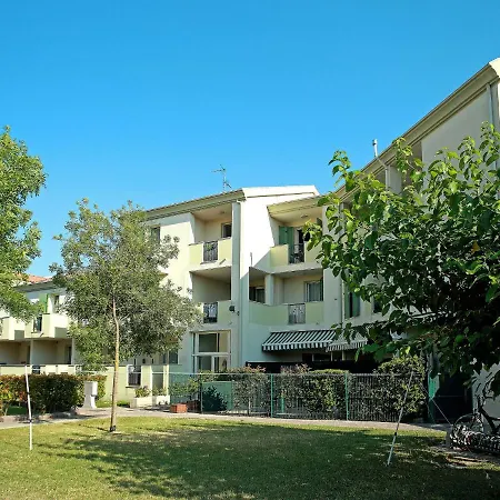 Robinia-pinetine-4 By Interhome شقة *
