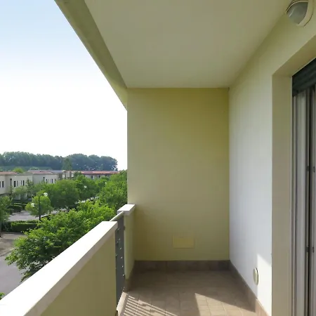 Robinia-pinetine-4 By Interhome * دونا فيردي
