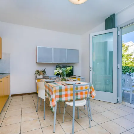 Robinia-pinetine-4 By Interhome دونا فيردي