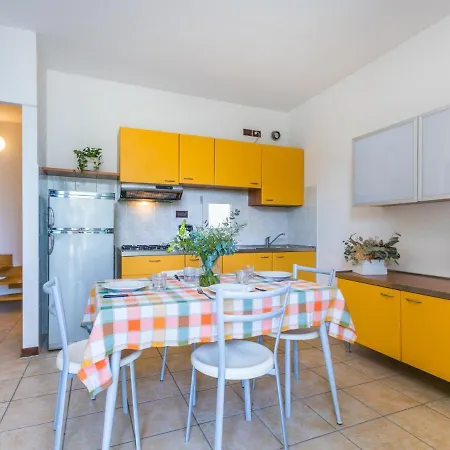 شقة Robinia-pinetine-4 By Interhome